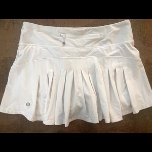 Excellent condition lululemon run/tennis skirt Sz. 6